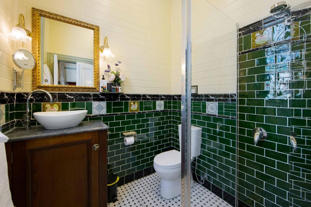 The Old Bank Gladstone Licensed Restaurant & Boutique Accommodation Hat Head Екстериор снимка
