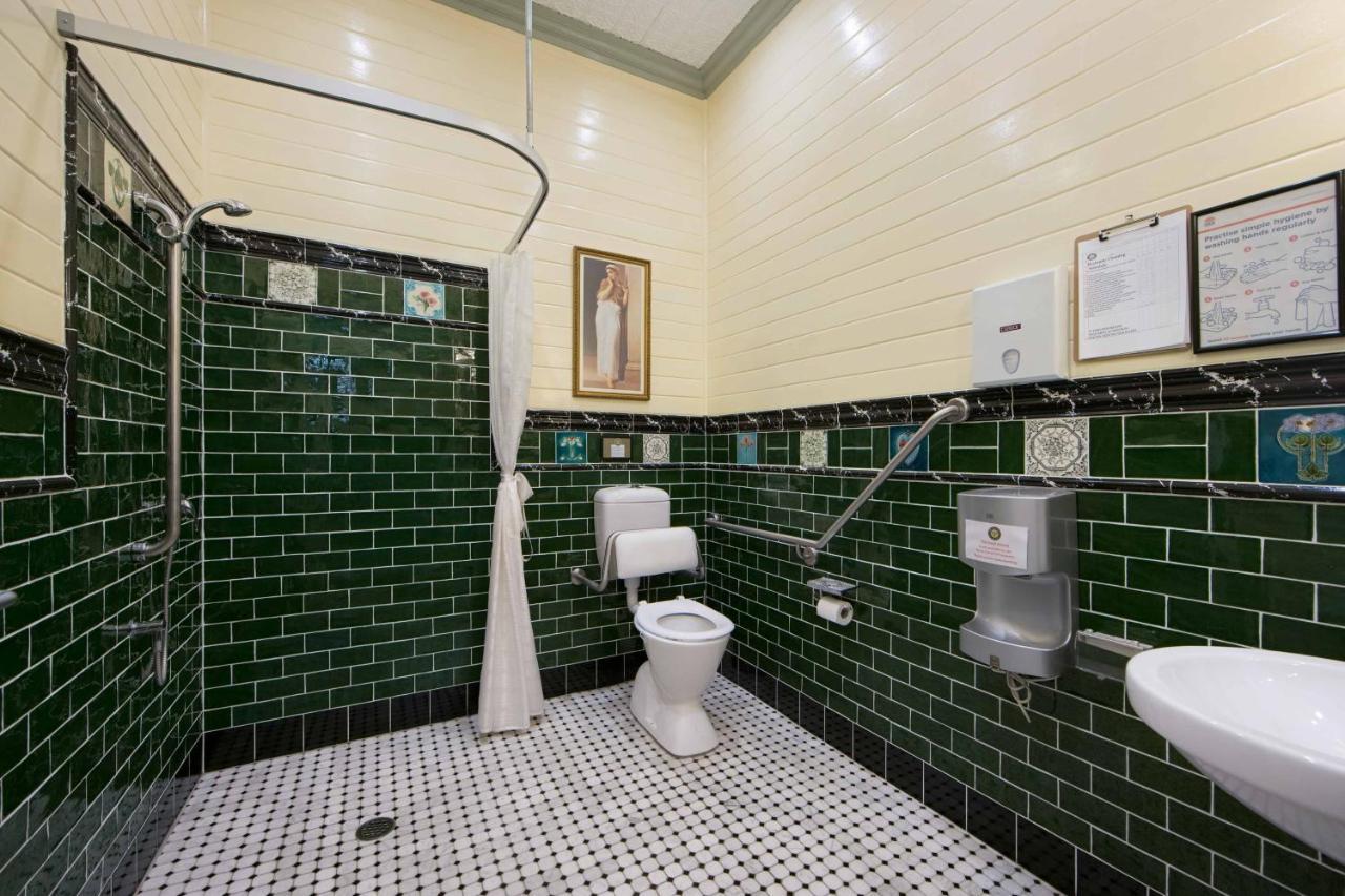 The Old Bank Gladstone Licensed Restaurant & Boutique Accommodation Hat Head Екстериор снимка